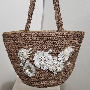 Woven bag with white beads